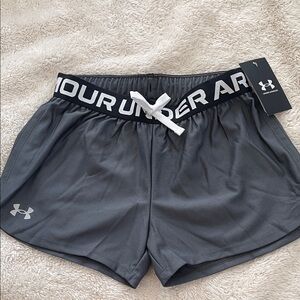 🆕 Under Armour Play Up Solid Shorts Girls Charcoal Athletic Shorts Youth Medium